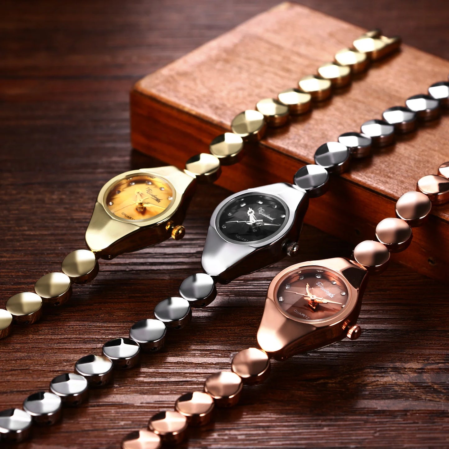 Women Quartz Watch Diamond Case Diamond Scale Waterproof