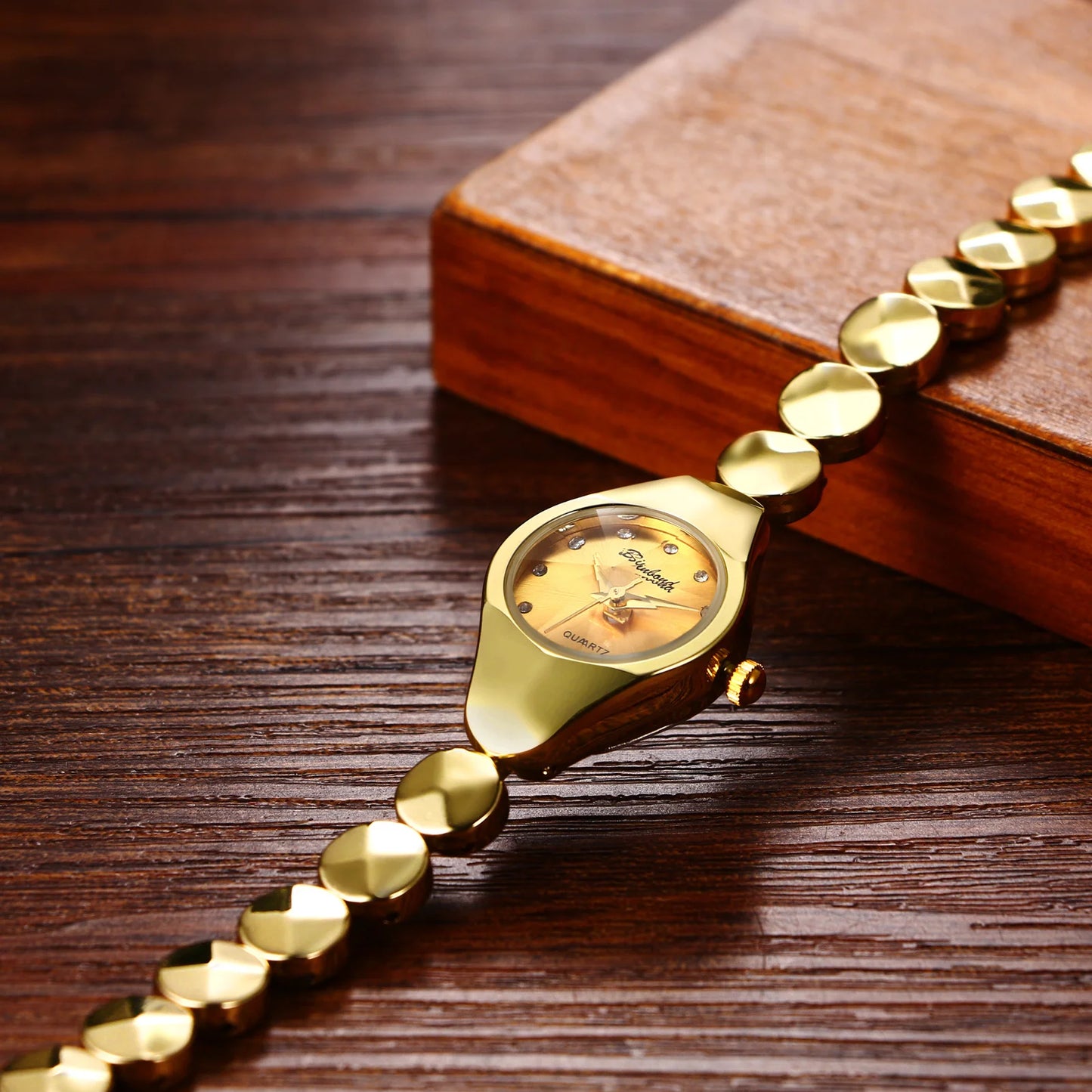 Women Quartz Watch Diamond Case Diamond Scale Waterproof